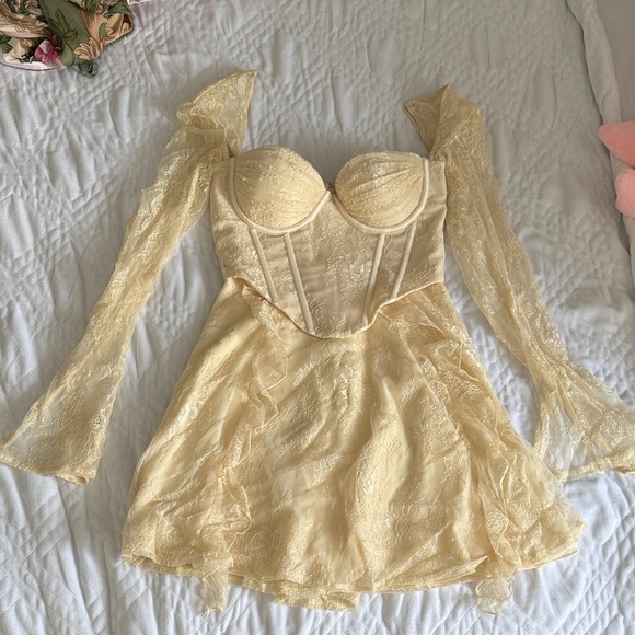 Oh Polly Dresses & Skirts - OH POLLY Lace Dress